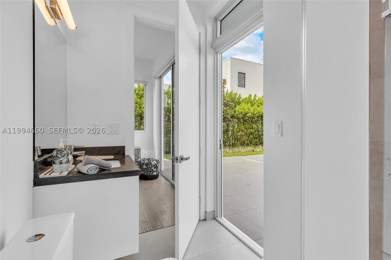 Real estate property located at 16631 Sunset Way, Broward, Botaniko At Weston, Weston, FL