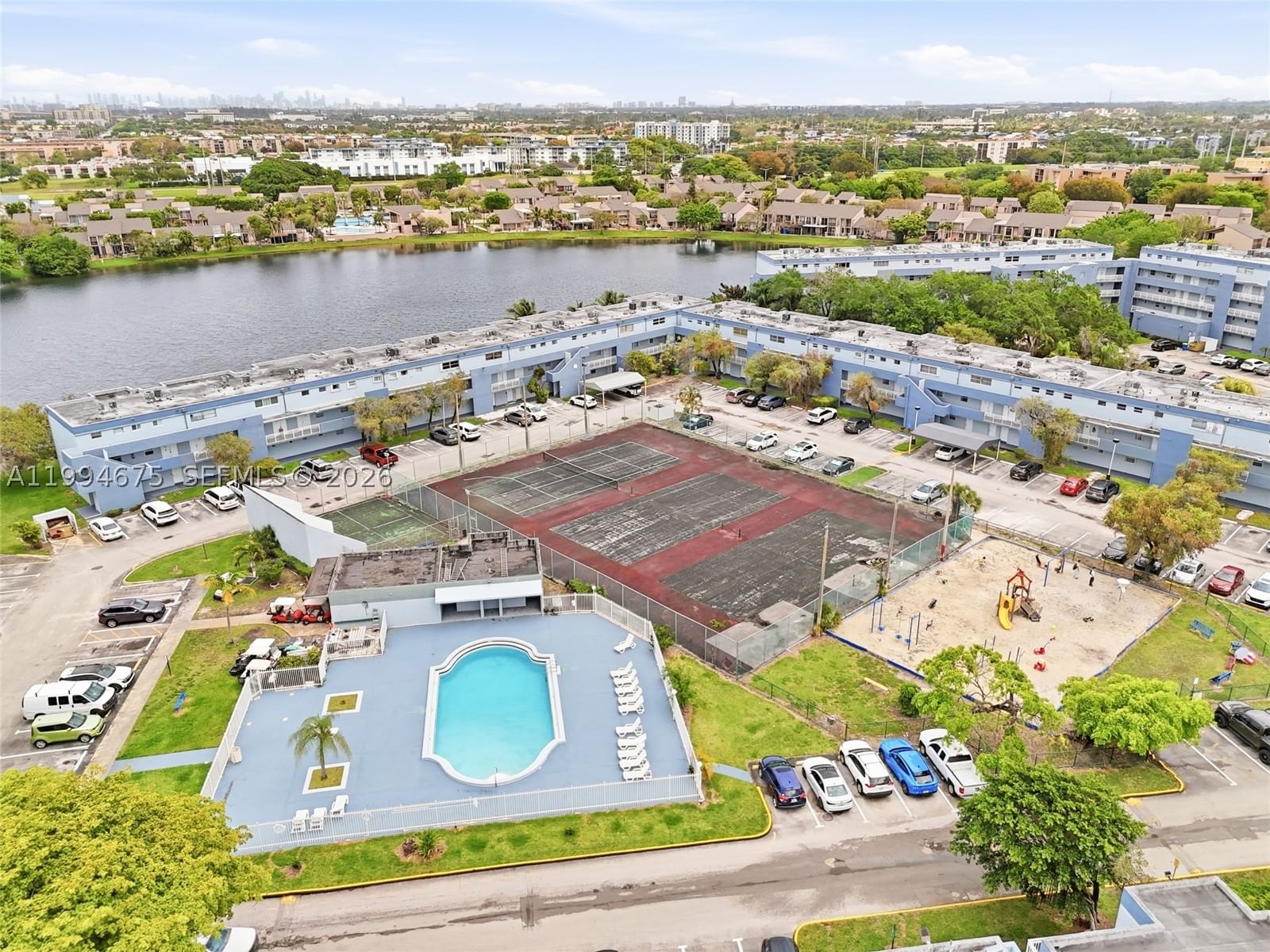 Real estate property located at 9375 Fontainebleau Blvd L301, Miami-dade, The Beach Club Fontainebl, Miami, FL
