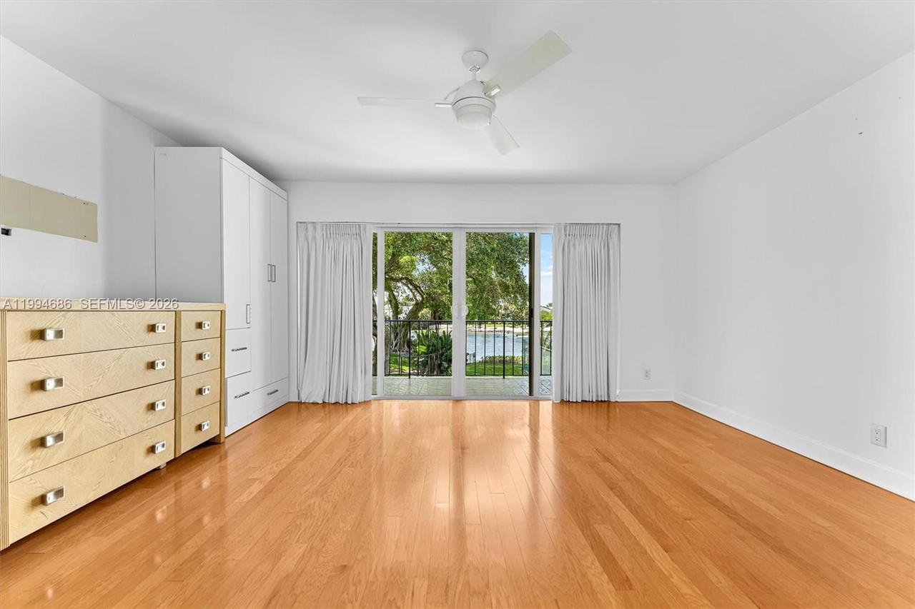 Real estate property located at 392 Golfview Rd A, Palm Beach, Royale Harbour Condo Or 2, North Palm Beach, FL