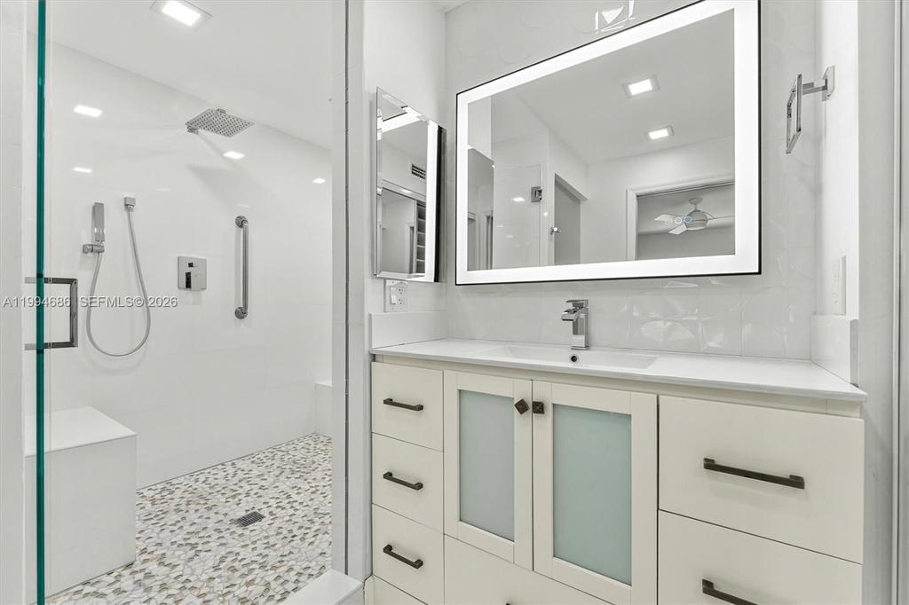 Real estate property located at 392 Golfview Rd A, Palm Beach, Royale Harbour Condo Or 2, North Palm Beach, FL