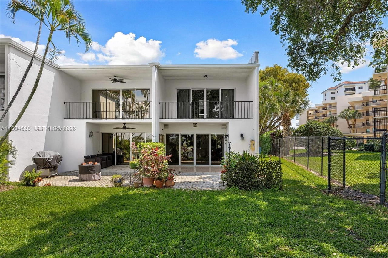 Real estate property located at 392 Golfview Rd A, Palm Beach, Royale Harbour Condo Or 2, North Palm Beach, FL