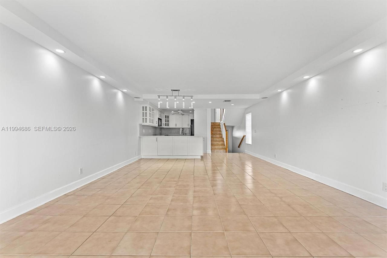 Real estate property located at 392 Golfview Rd A, Palm Beach, Royale Harbour Condo Or 2, North Palm Beach, FL