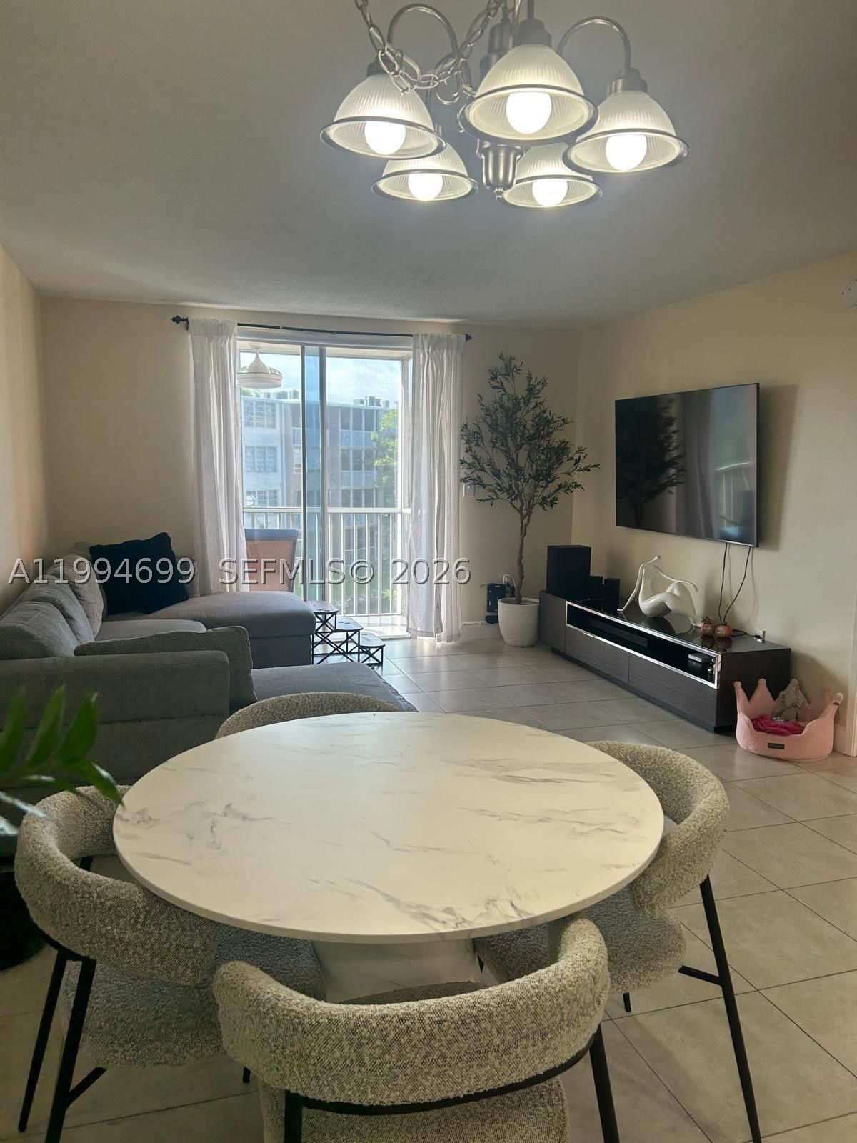 Real estate property located at 1700 191st St #304, Miami-dade, Jade Winds Grp Easter Lil, Miami, FL