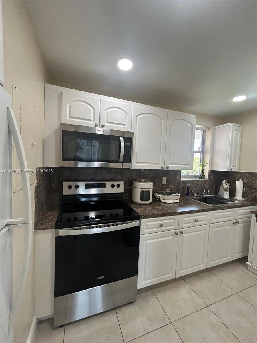 Real estate property located at 1700 191st St #304, Miami-dade, Jade Winds Grp Easter Lil, Miami, FL