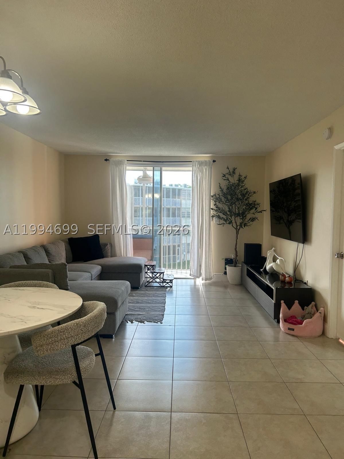 Real estate property located at 1700 191st St #304, Miami-dade, Jade Winds Grp Easter Lil, Miami, FL