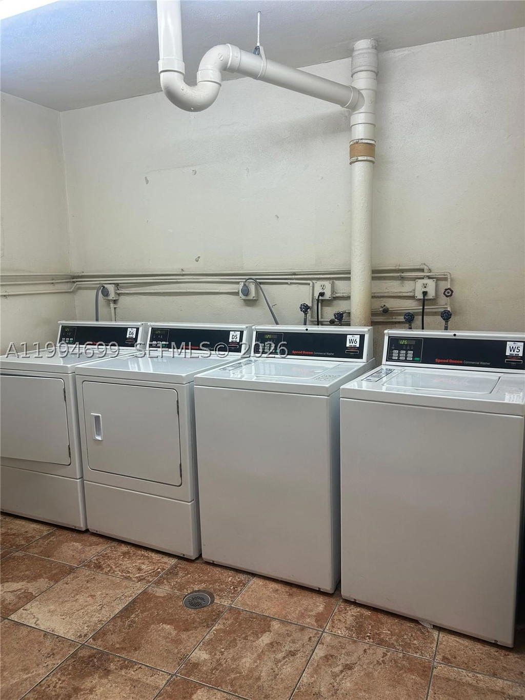 Real estate property located at 1700 191st St #304, Miami-dade, Jade Winds Grp Easter Lil, Miami, FL