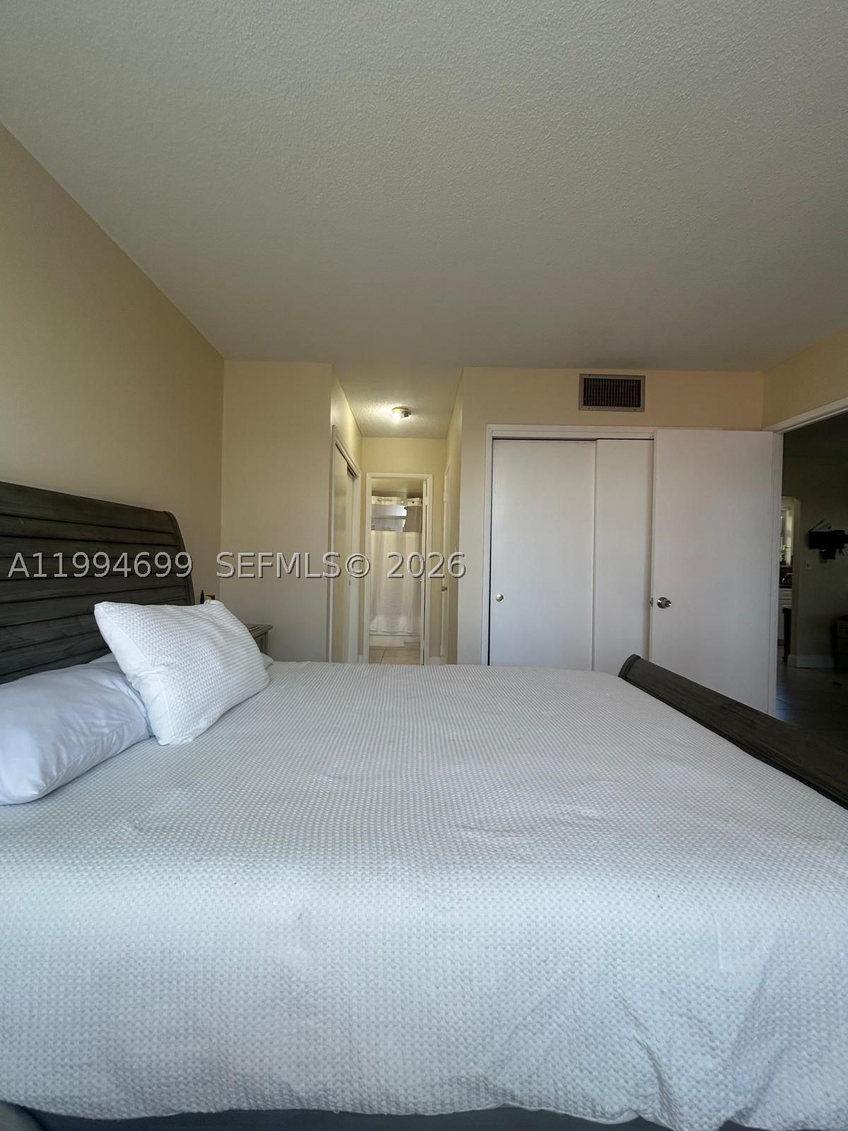 Real estate property located at 1700 191st St #304, Miami-dade, Jade Winds Grp Easter Lil, Miami, FL
