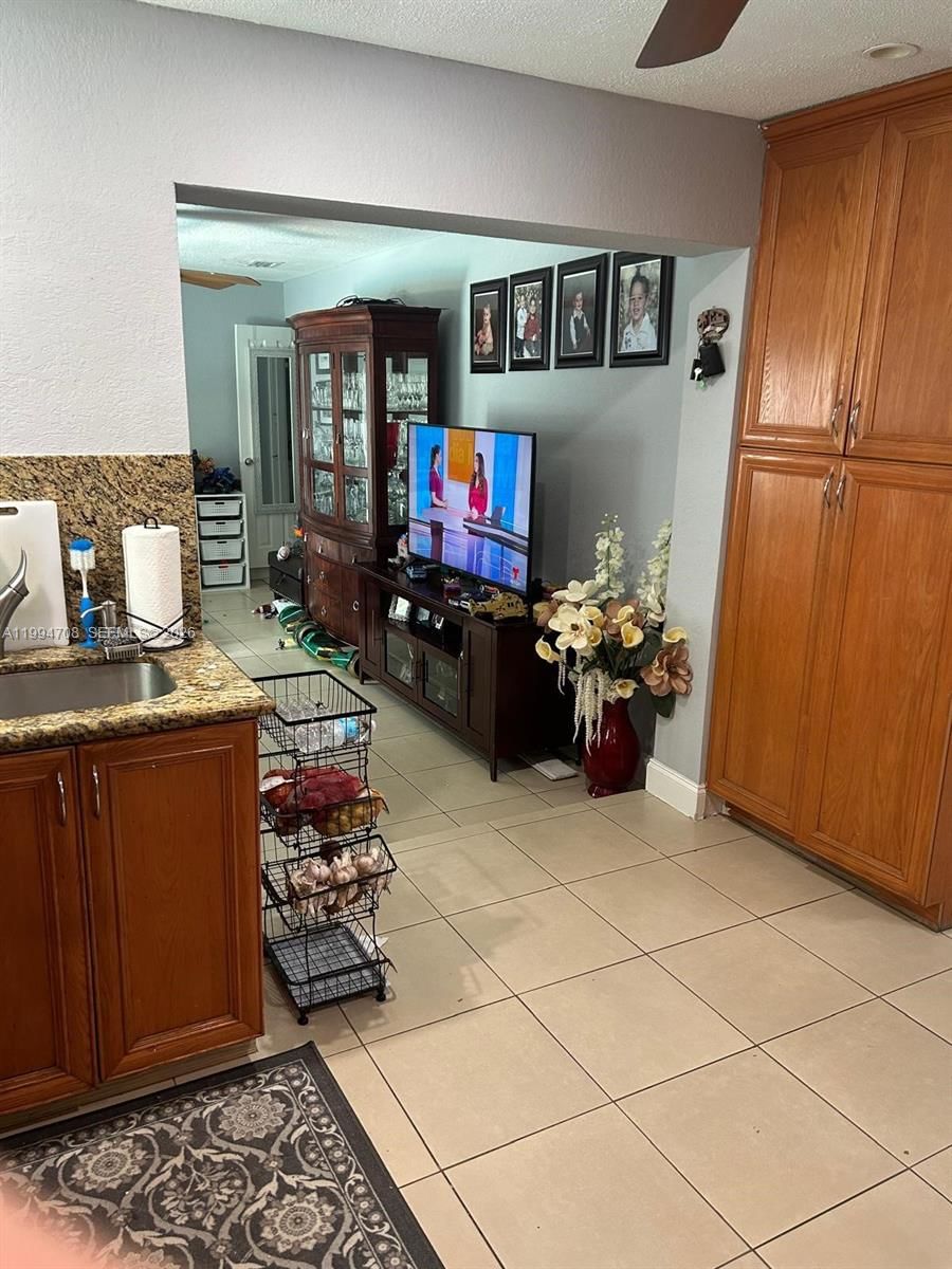 Real estate property located at 6582 1st St, Broward, Oriole Margate Sec 1, Margate, FL