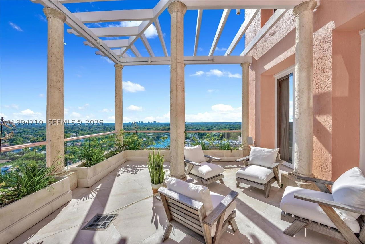 Real estate property located at 60 Edgewater Dr TS-A, Miami-dade, The Gables Condo, Coral Gables, FL