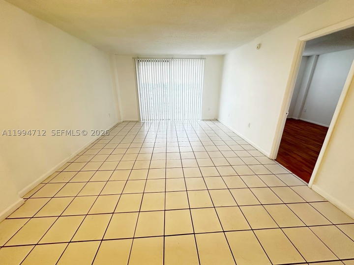 Real estate property located at 15600 7th Ave #606, Miami-dade, Parkway Towers Bldg 1, Miami, FL