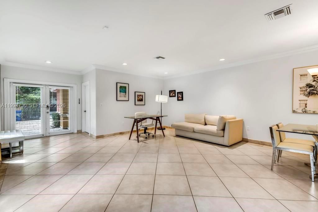 Real estate property located at 2841 Day Ave #2841, Miami-dade, Cornelia M Day Sub, Miami, FL