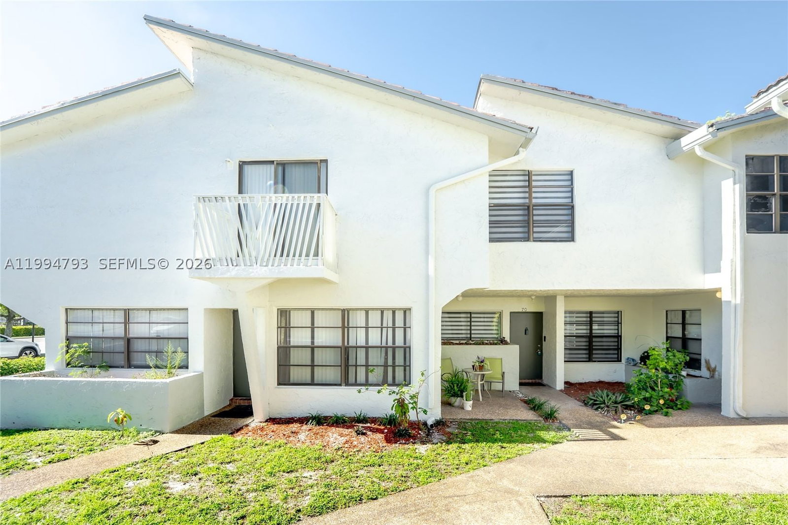 Real estate property located at 2570 Coral Springs Dr #2570, Broward, Palm Springs Village Cond, Coral Springs, FL