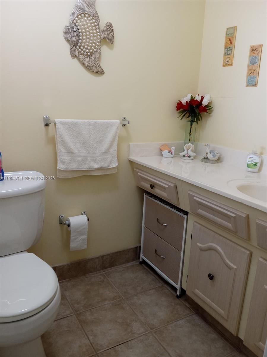 Real estate property located at , Broward, Topaz South Condo, Lauderdale Lakes, FL