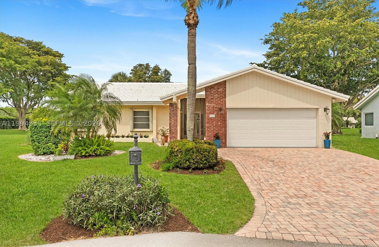 Real estate property located at 5669 Pinecrest Cir, Palm Beach, Cameo Woods Condo, Boca Raton, FL