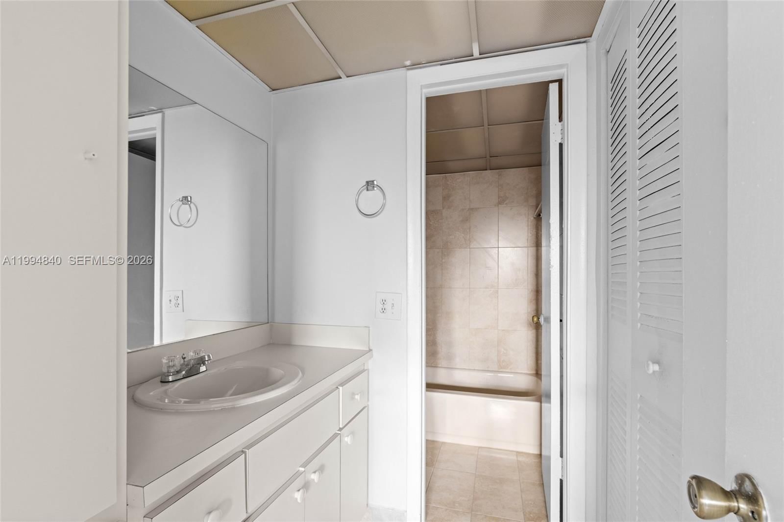 Real estate property located at 14250 62nd St #402, Miami-dade, Cypress Club Of Kendale C, Miami, FL