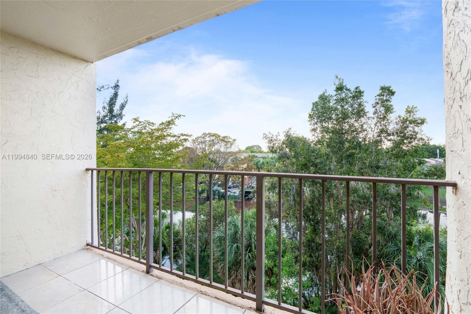 Real estate property located at 14250 62nd St #402, Miami-dade, Cypress Club Of Kendale C, Miami, FL