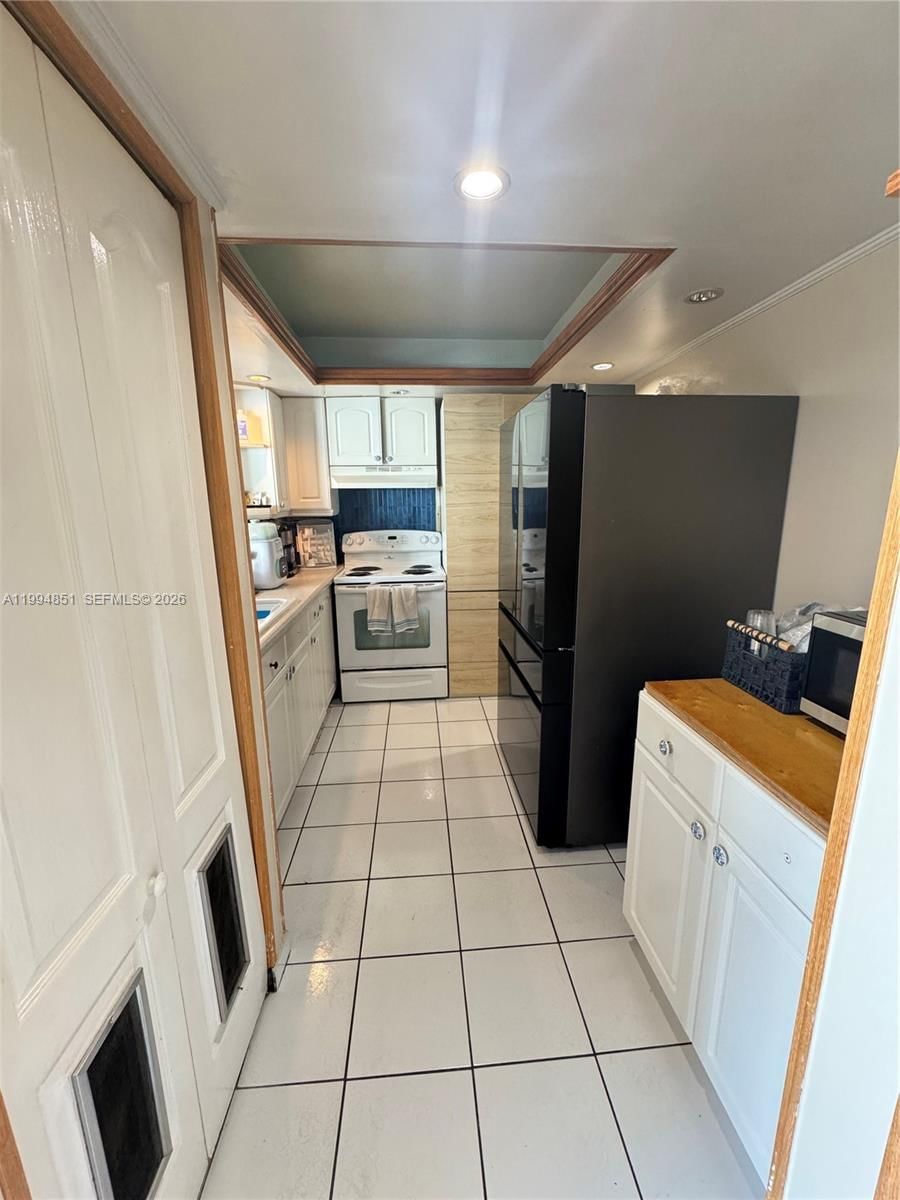 Real estate property located at 2055 122nd Ave #403, Miami-dade, International Towers Cond, Miami, FL