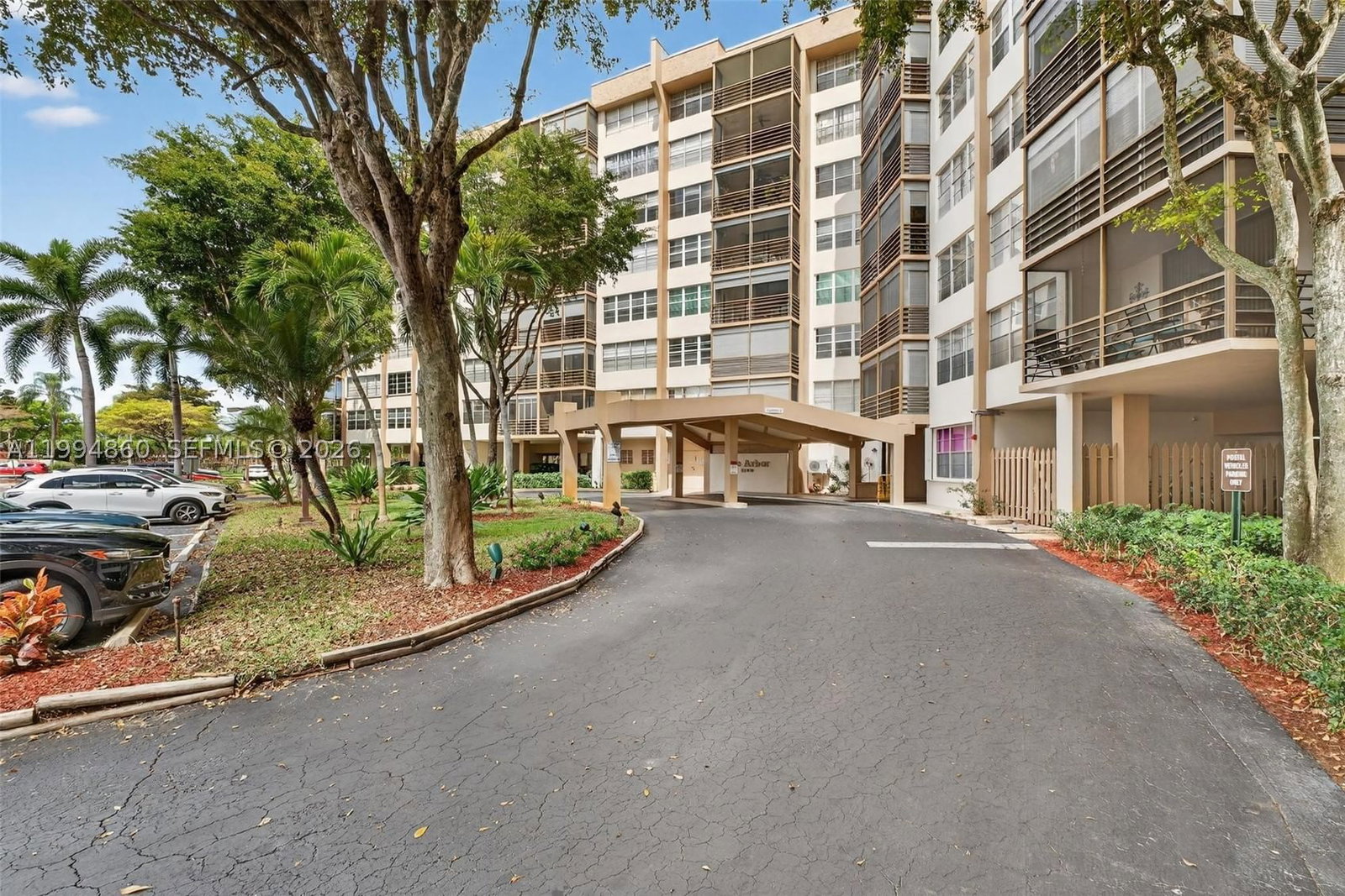 Real estate property located at 1400 Saint Charles Pl #222, Broward, Park Place Condominium No, Pembroke Pines, FL