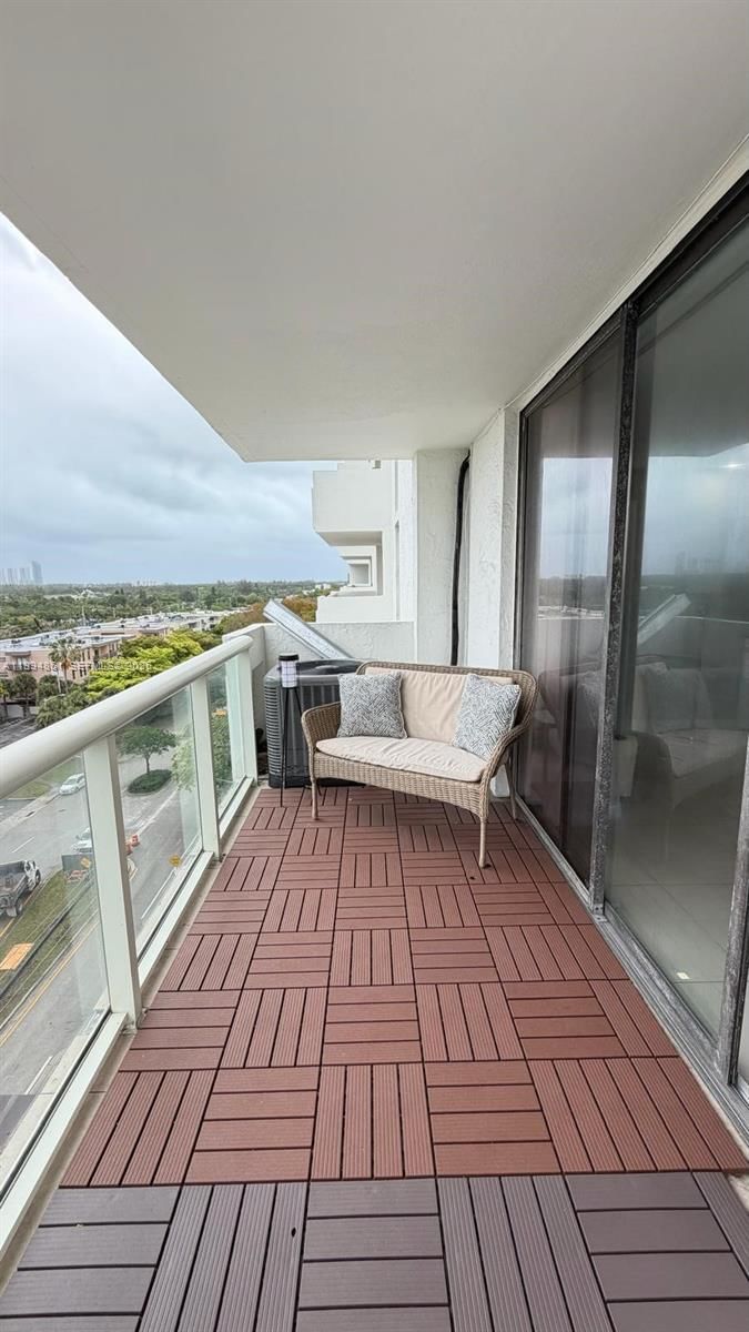 Real estate property located at 13499 Biscayne Blvd #805, Miami-dade, Sailboat Cay Condo, North Miami, FL