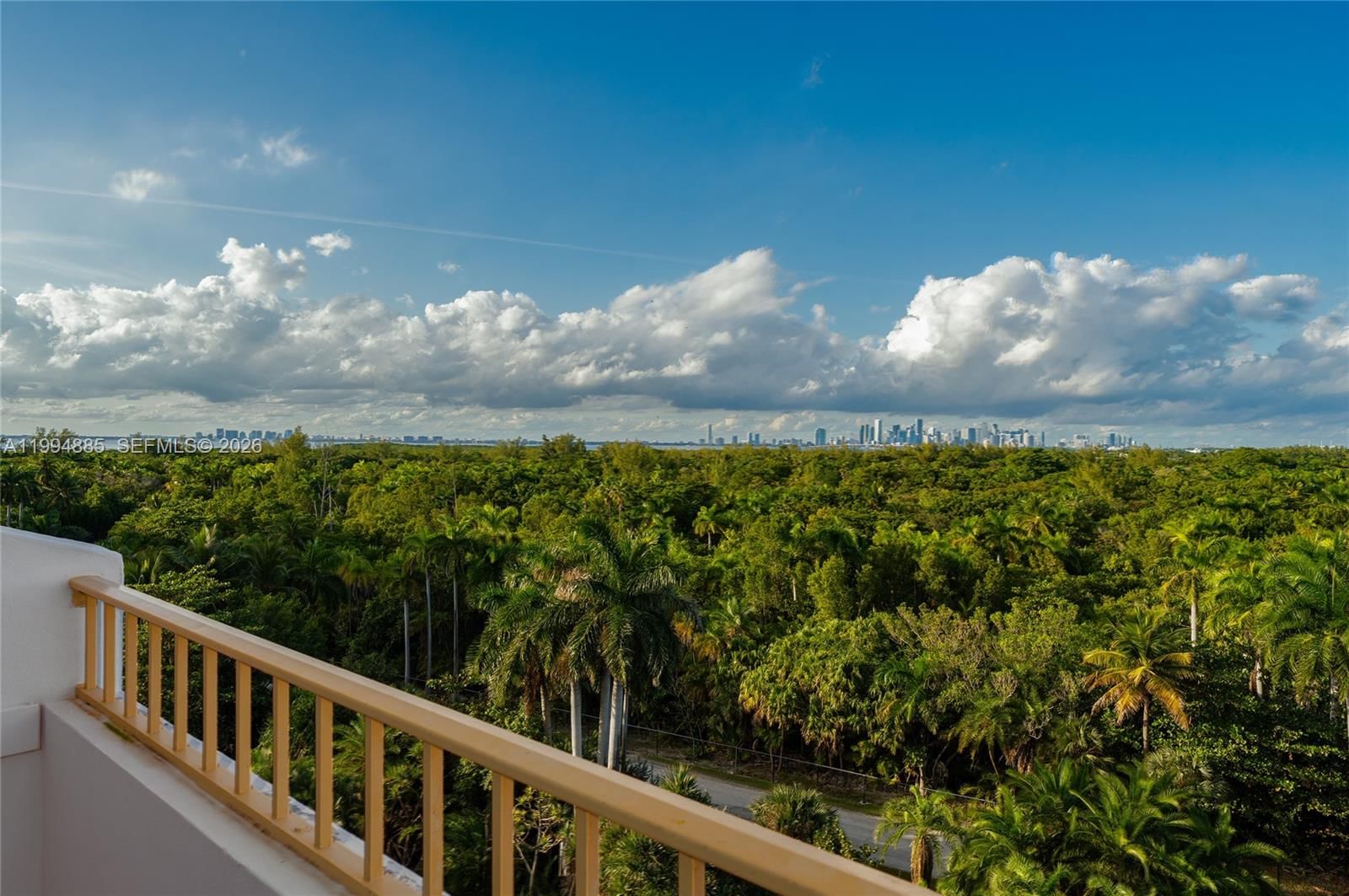 Real estate property located at 177 Ocean Lane Dr #812, Miami-dade, Key Biscaynes Commodore C, Key Biscayne, FL