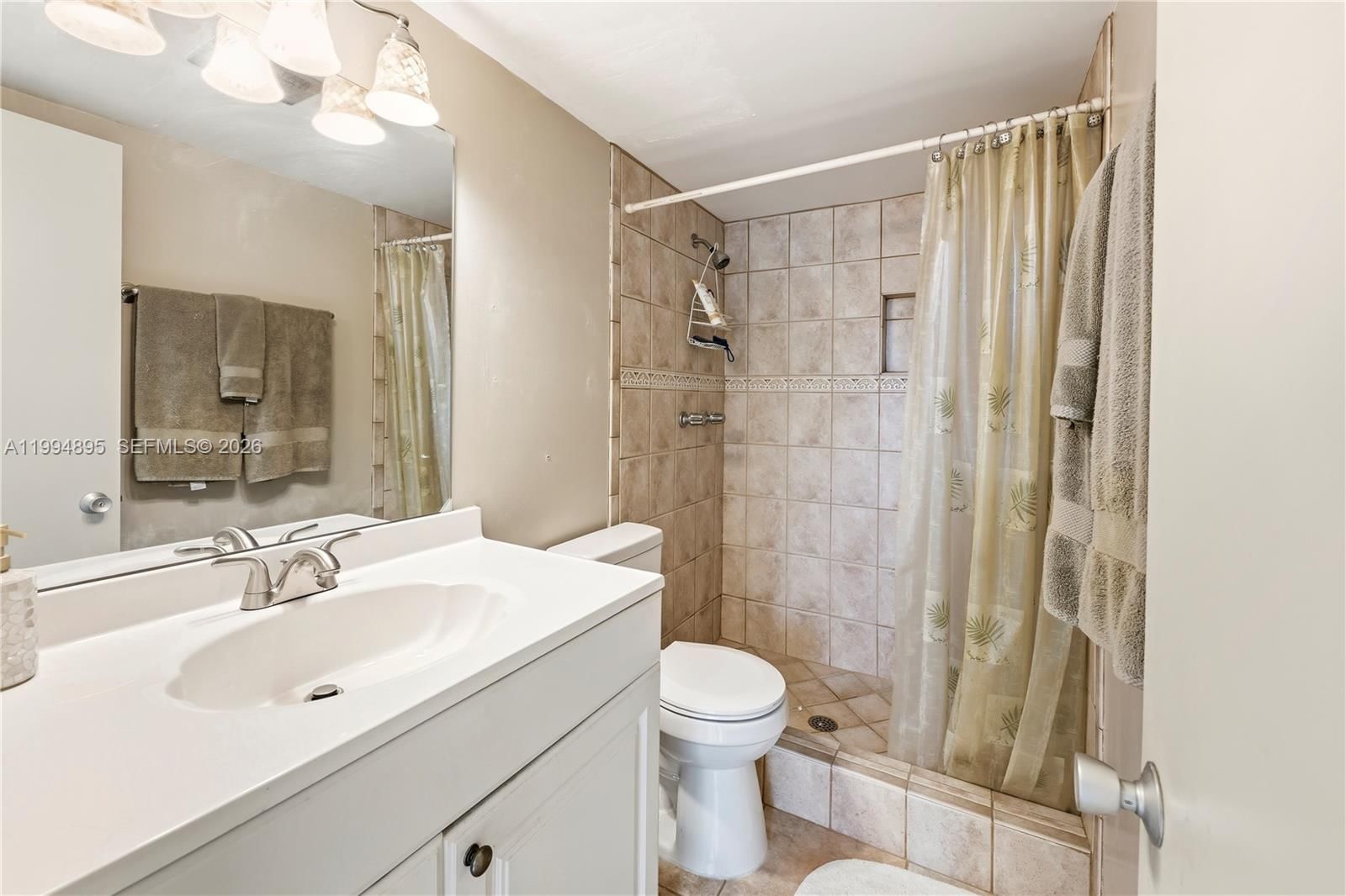 Real estate property located at 4025 Federal Hwy #226C, Broward, Kings Park Garden Apts Co, Oakland Park, FL