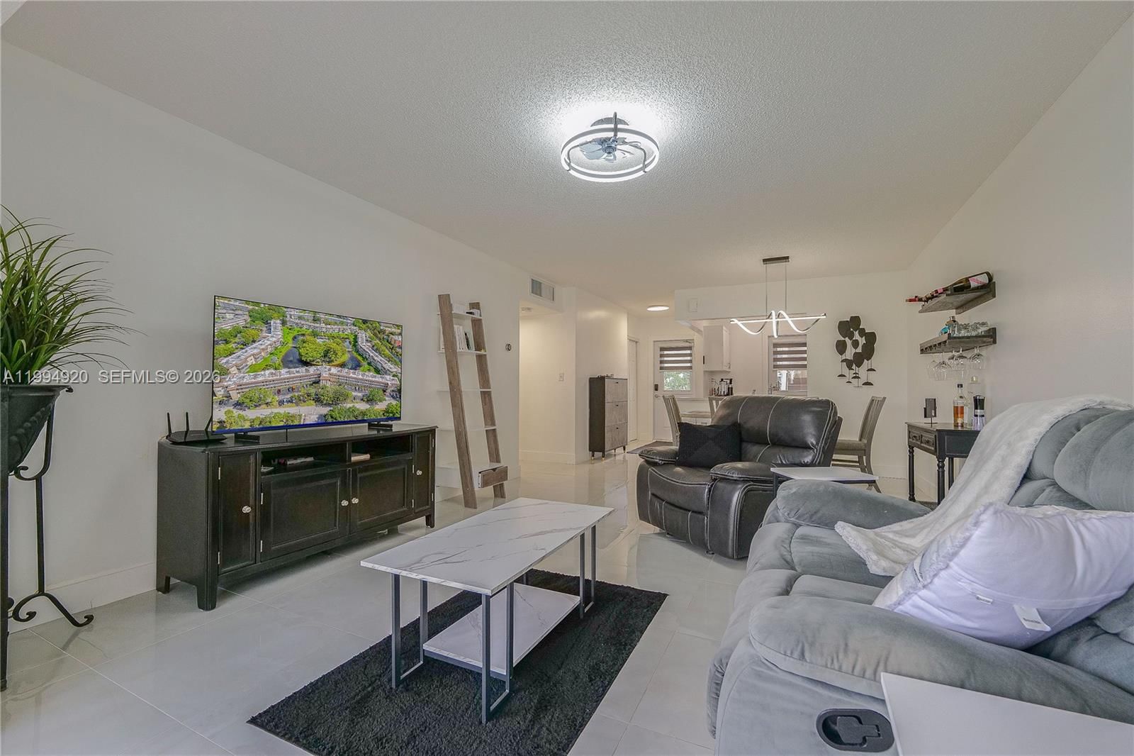 Real estate property located at 4701 34th St #502, Broward, Thistle Gardens Condo, Lauderdale Lakes, FL