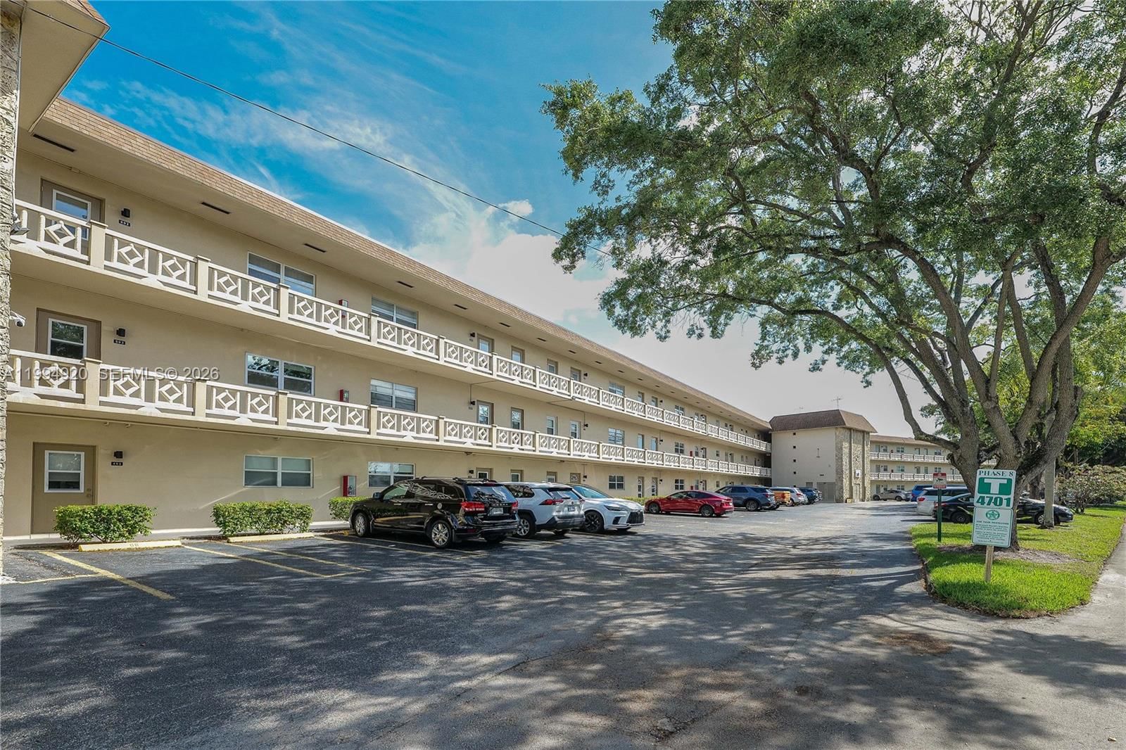 Real estate property located at 4701 34th St #502, Broward, Thistle Gardens Condo, Lauderdale Lakes, FL