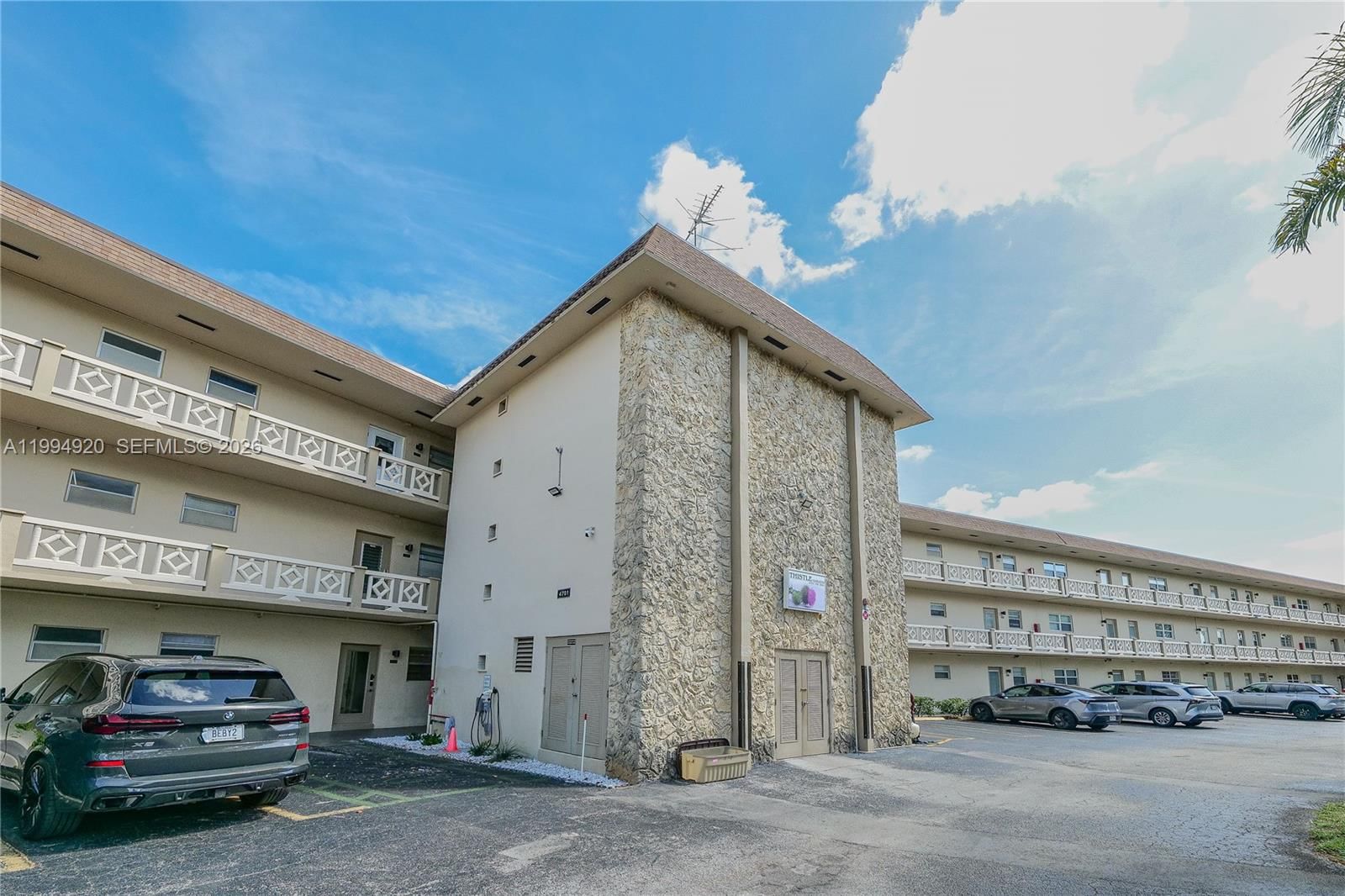 Real estate property located at 4701 34th St #502, Broward, Thistle Gardens Condo, Lauderdale Lakes, FL