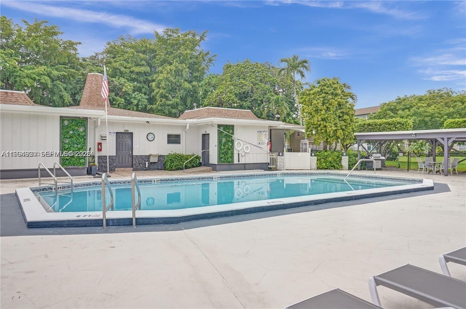 Real estate property located at 4701 34th St #502, Broward, Thistle Gardens Condo, Lauderdale Lakes, FL