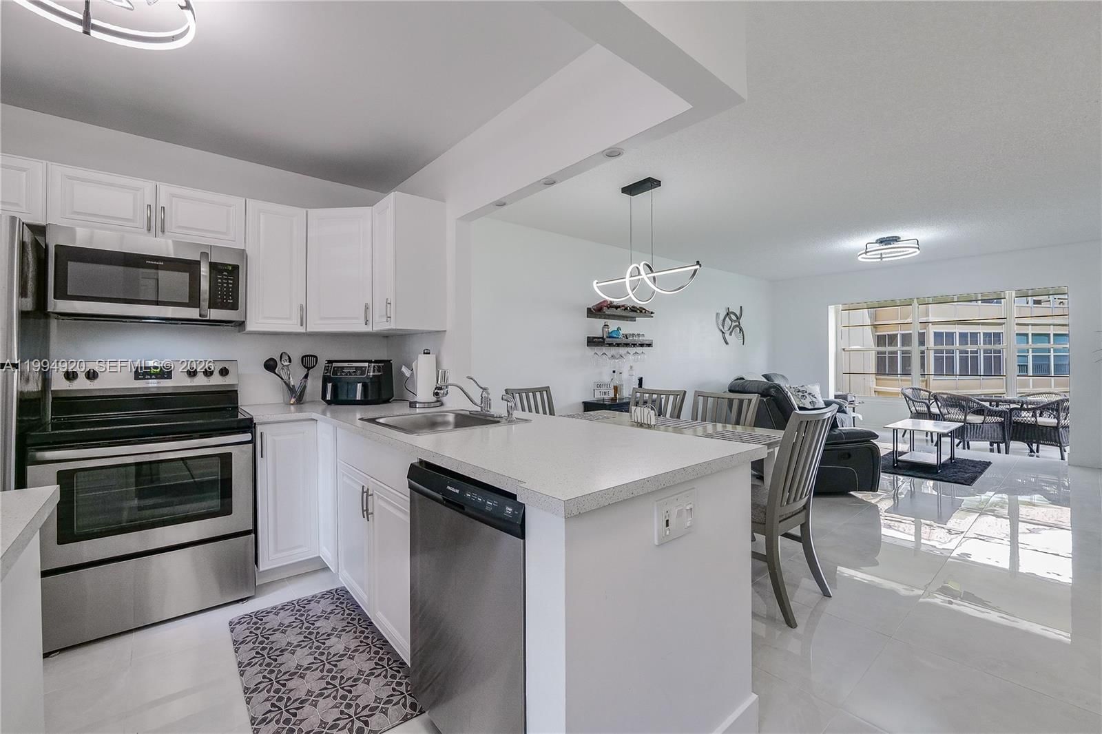 Real estate property located at 4701 34th St #502, Broward, Thistle Gardens Condo, Lauderdale Lakes, FL