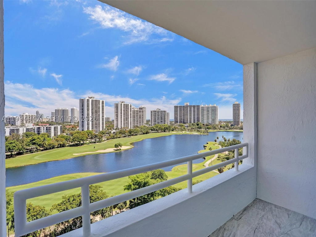 Real estate property located at 20355 34th Ct #1222, Miami-dade, Delvista Towers Condo, Aventura, FL