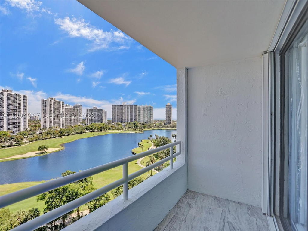 Real estate property located at 20355 34th Ct #1222, Miami-dade, Delvista Towers Condo, Aventura, FL
