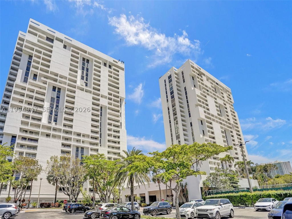 Real estate property located at 20355 34th Ct #1222, Miami-dade, Delvista Towers Condo, Aventura, FL
