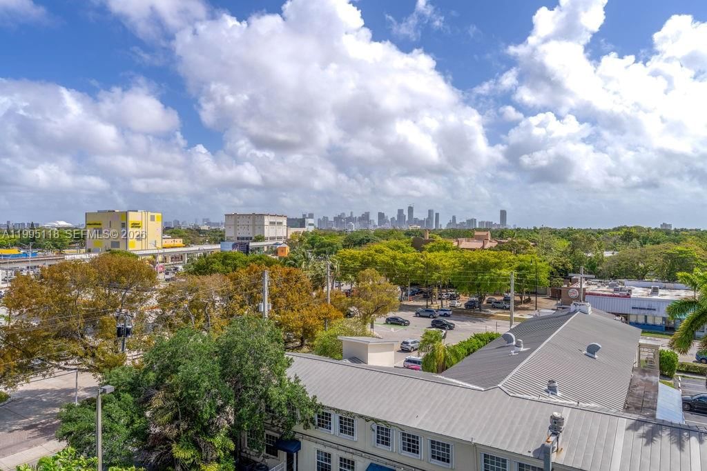 Real estate property located at 2740 28th Ter #705, Miami-dade, Villaggio In The Grove To, Miami, FL