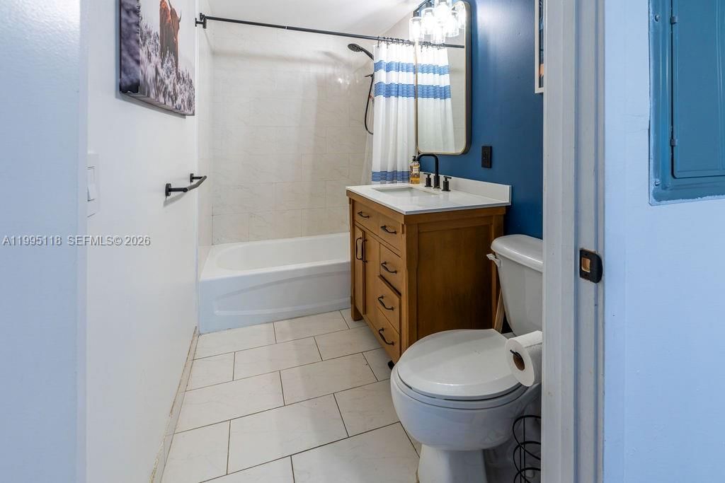 Real estate property located at 2740 28th Ter #705, Miami-dade, Villaggio In The Grove To, Miami, FL