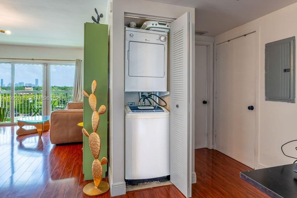 Real estate property located at 2740 28th Ter #705, Miami-dade, Villaggio In The Grove To, Miami, FL