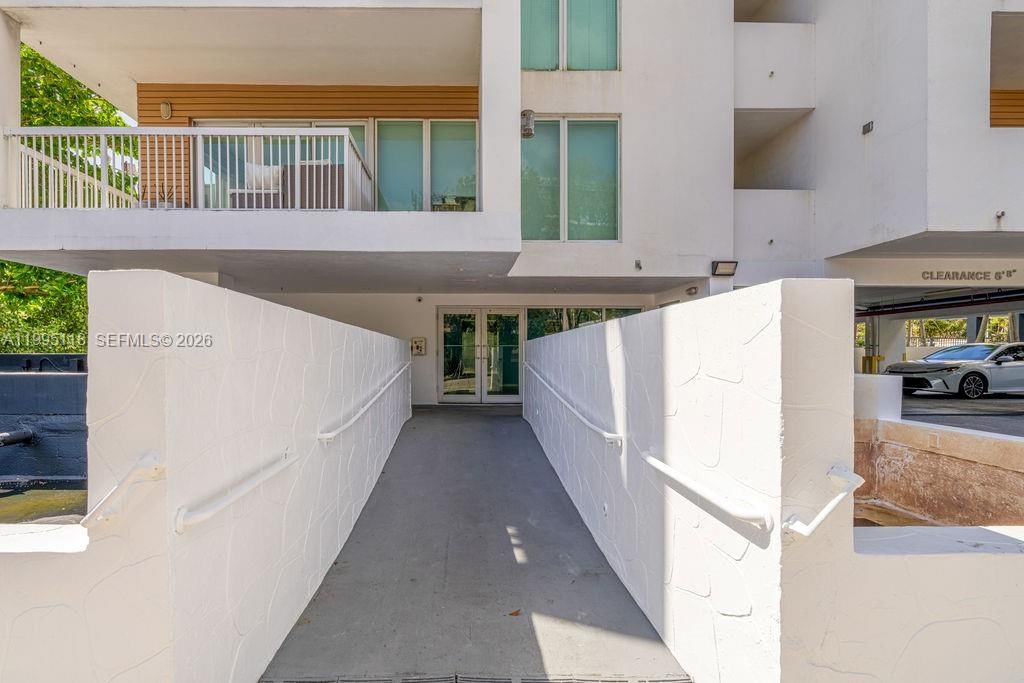 Real estate property located at 2740 28th Ter #705, Miami-dade, Villaggio In The Grove To, Miami, FL