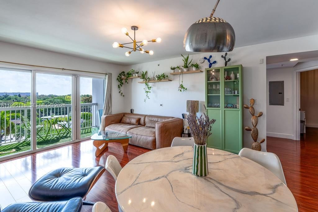 Real estate property located at 2740 28th Ter #705, Miami-dade, Villaggio In The Grove To, Miami, FL