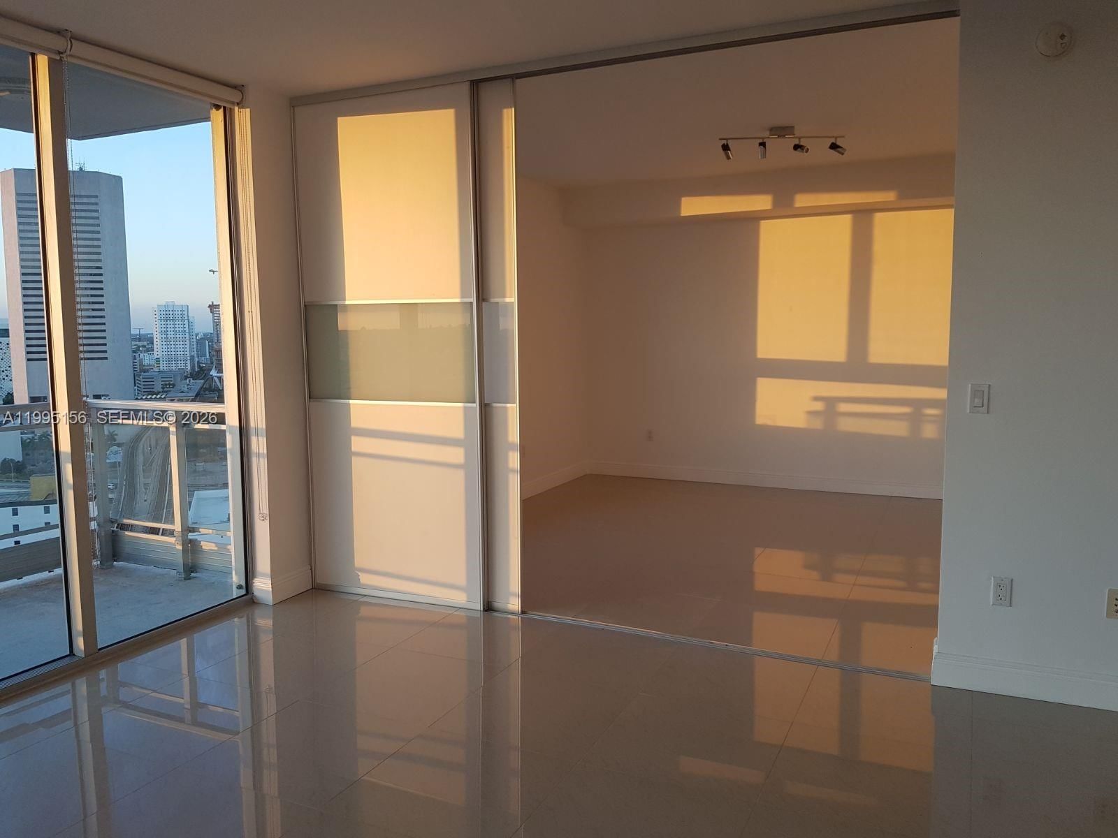 Real estate property located at 90 3RD STREET #2112, Miami-dade, The Ivy Condo, Miami, FL