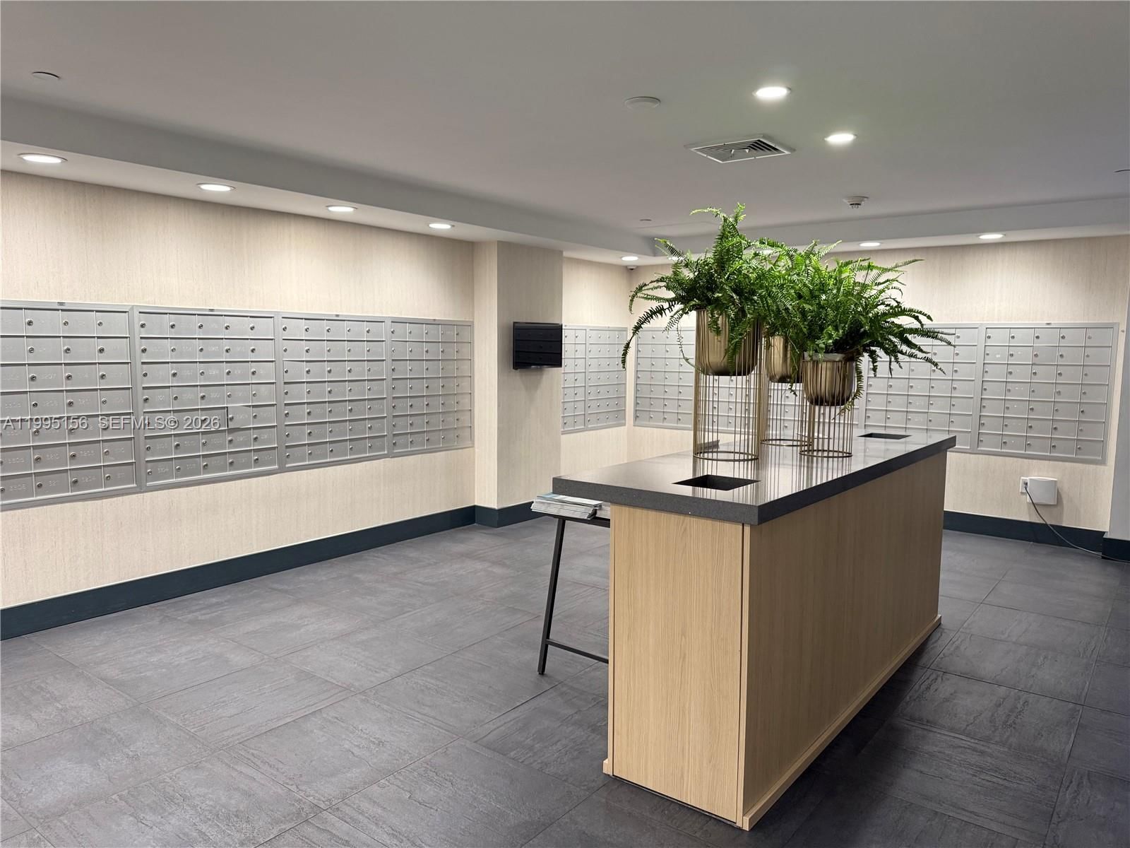 Real estate property located at 90 3RD STREET #2112, Miami-dade, The Ivy Condo, Miami, FL