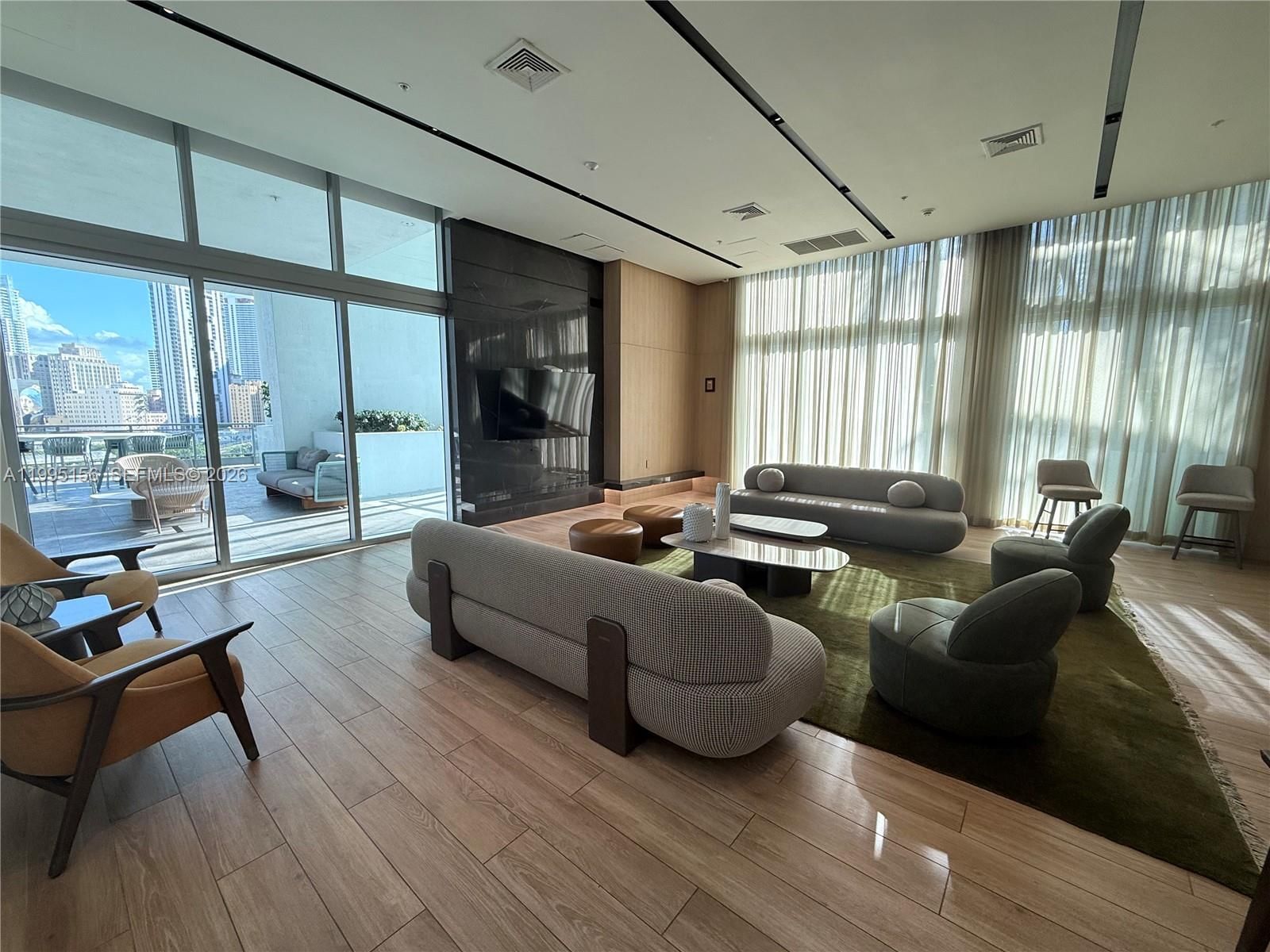 Real estate property located at 90 3RD STREET #2112, Miami-dade, The Ivy Condo, Miami, FL