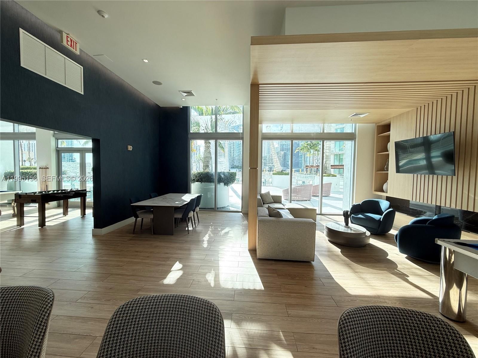 Real estate property located at 90 3RD STREET #2112, Miami-dade, The Ivy Condo, Miami, FL