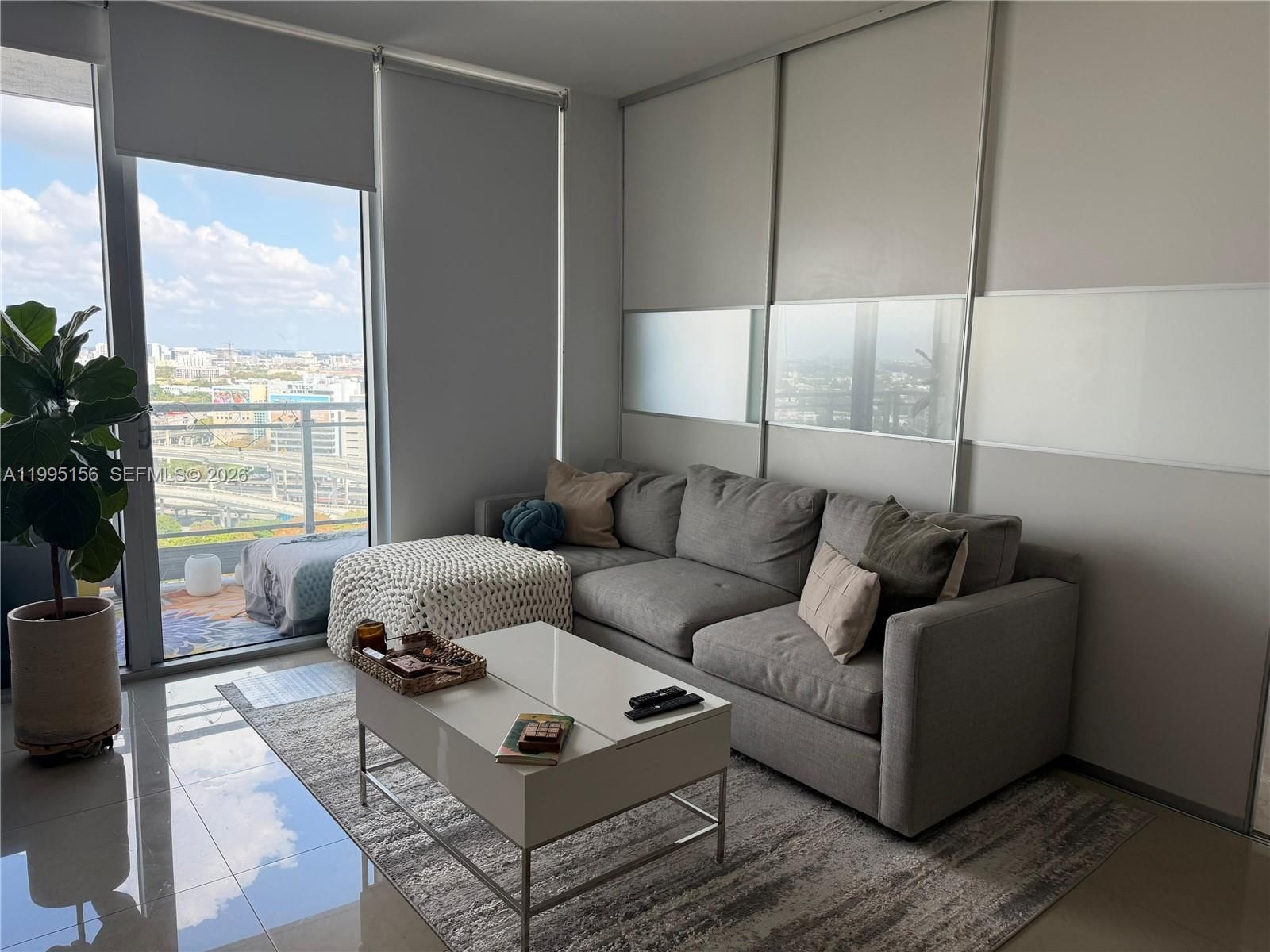 Real estate property located at 90 3RD STREET #2112, Miami-dade, The Ivy Condo, Miami, FL