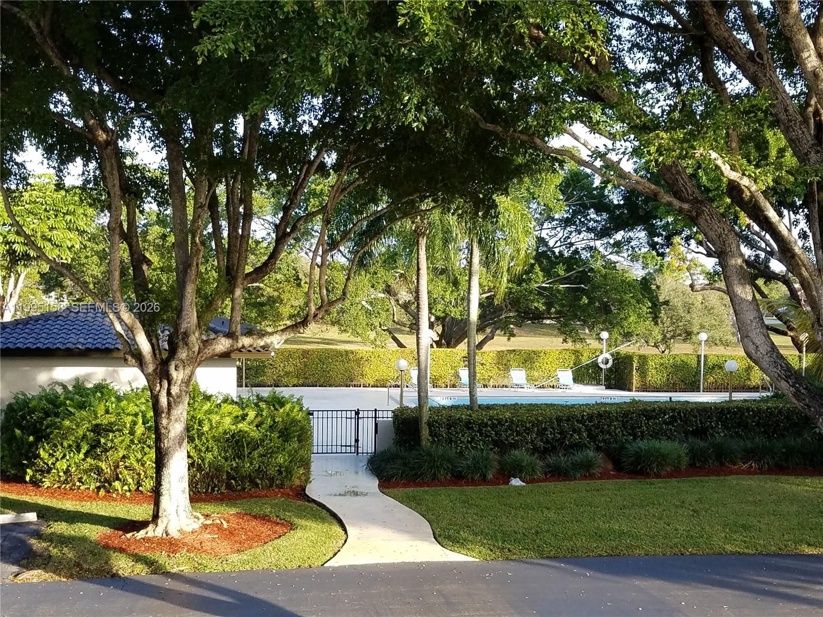 Real estate property located at 6161 90th Ct G-2, Miami-dade, Hilltop Condo, Miami, FL