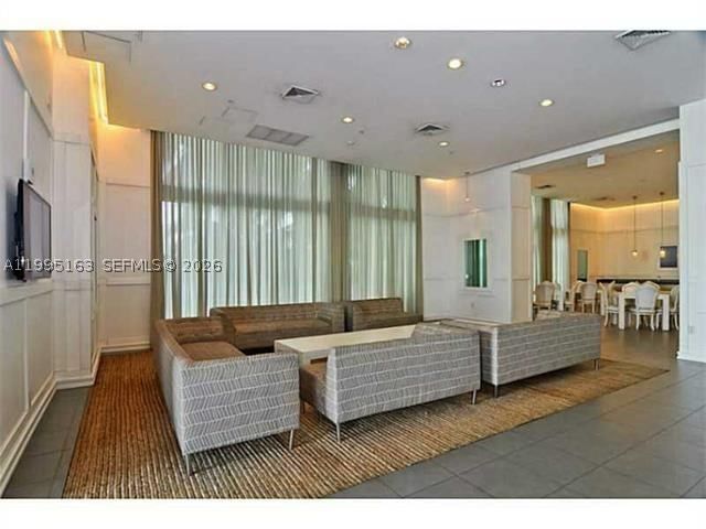 Real estate property located at 90 3RD STREET #1809, Miami-dade, The Ivy Condo, Miami, FL