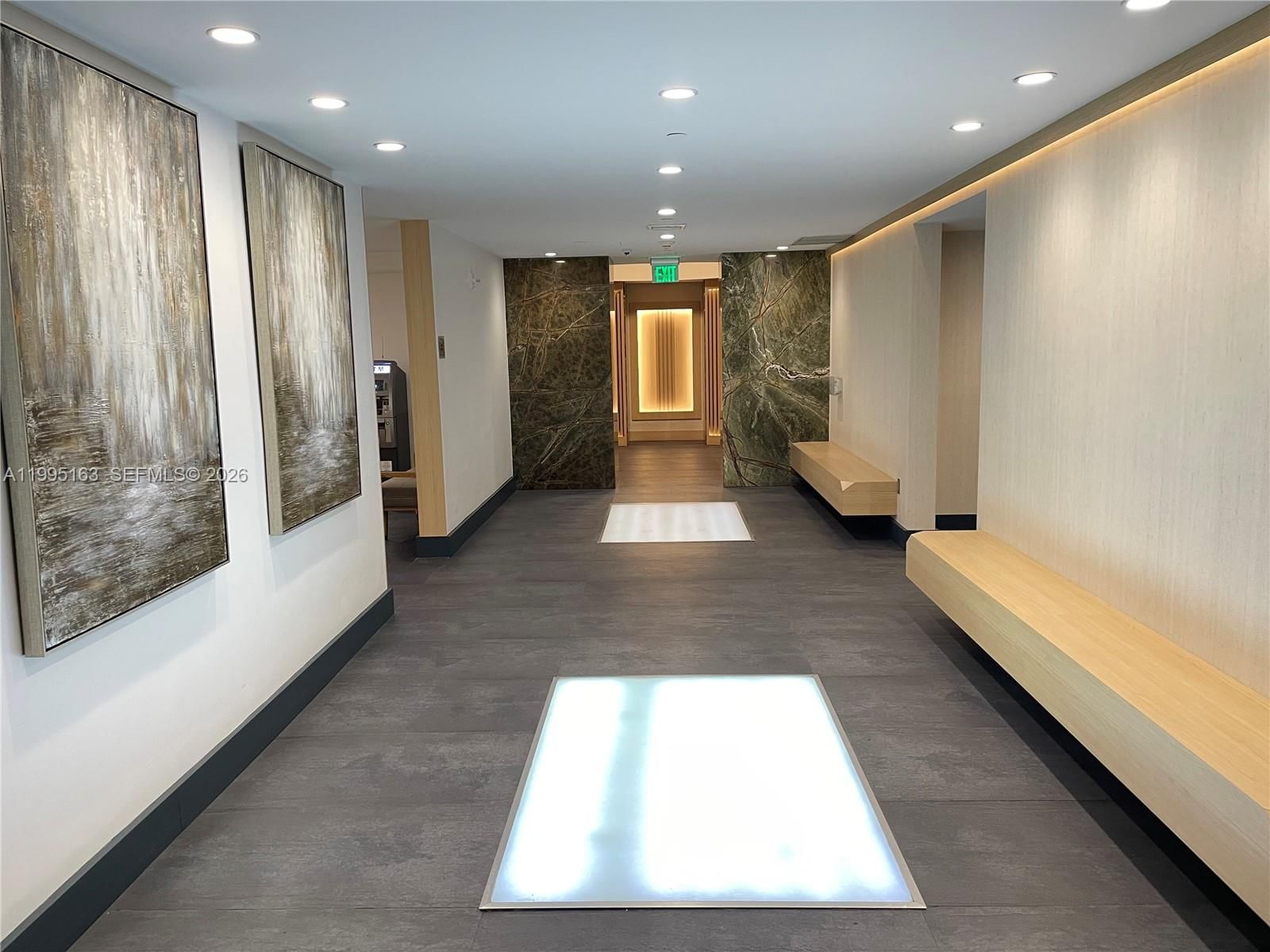 Real estate property located at 90 3RD STREET #1809, Miami-dade, The Ivy Condo, Miami, FL