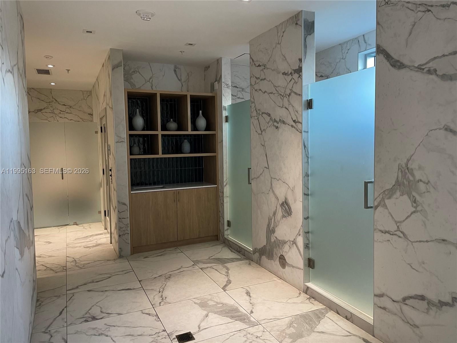 Real estate property located at 90 3RD STREET #1809, Miami-dade, The Ivy Condo, Miami, FL