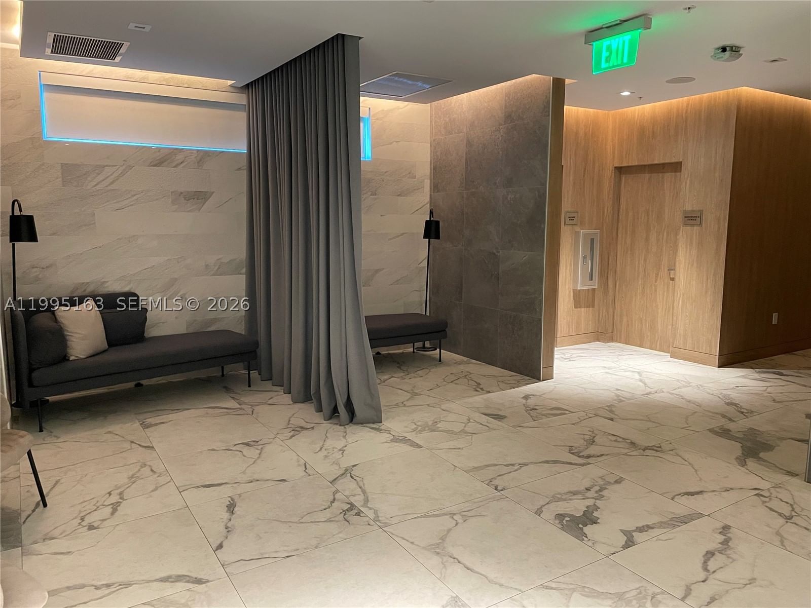 Real estate property located at 90 3RD STREET #1809, Miami-dade, The Ivy Condo, Miami, FL