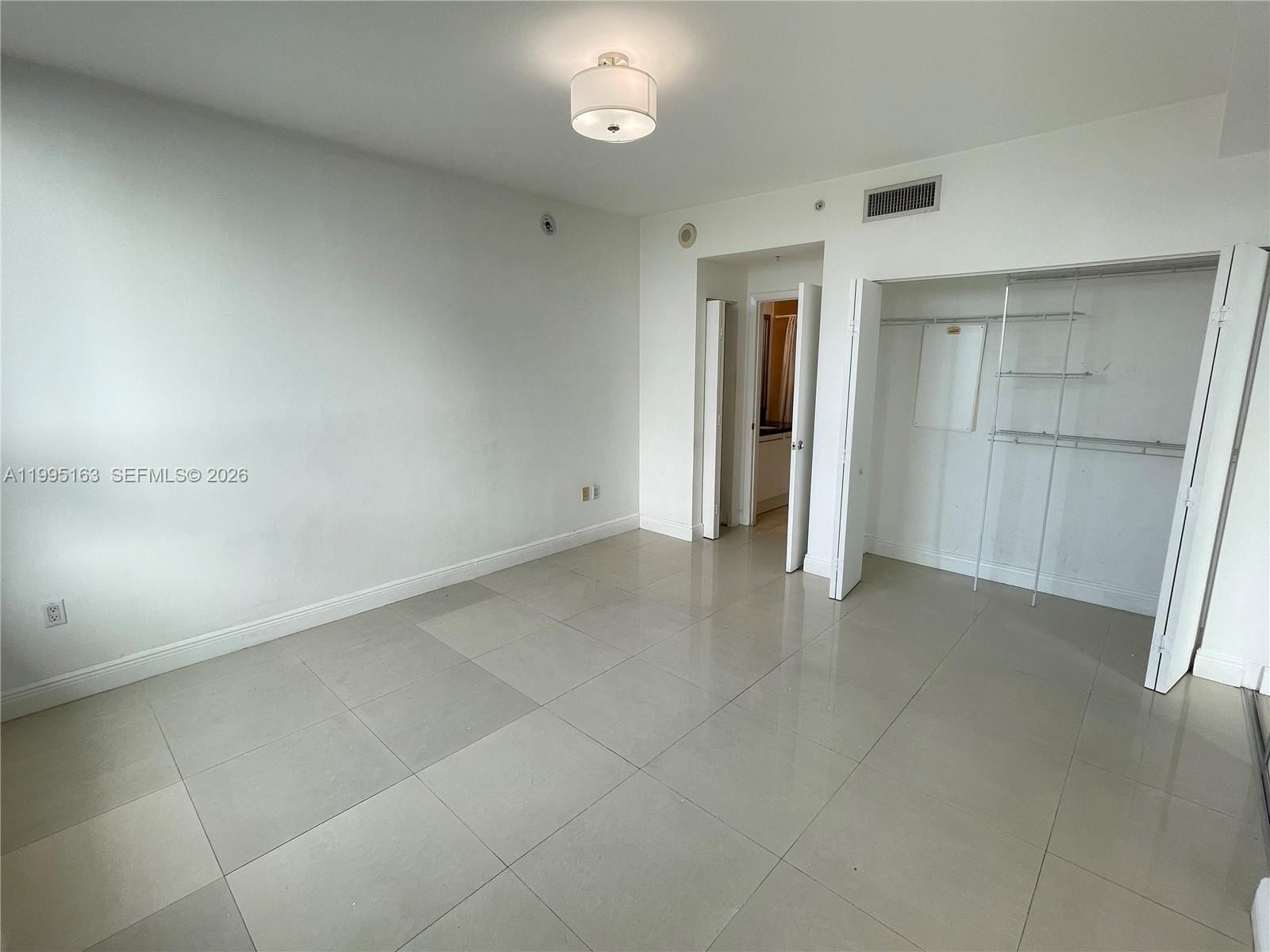 Real estate property located at 90 3RD STREET #1809, Miami-dade, The Ivy Condo, Miami, FL