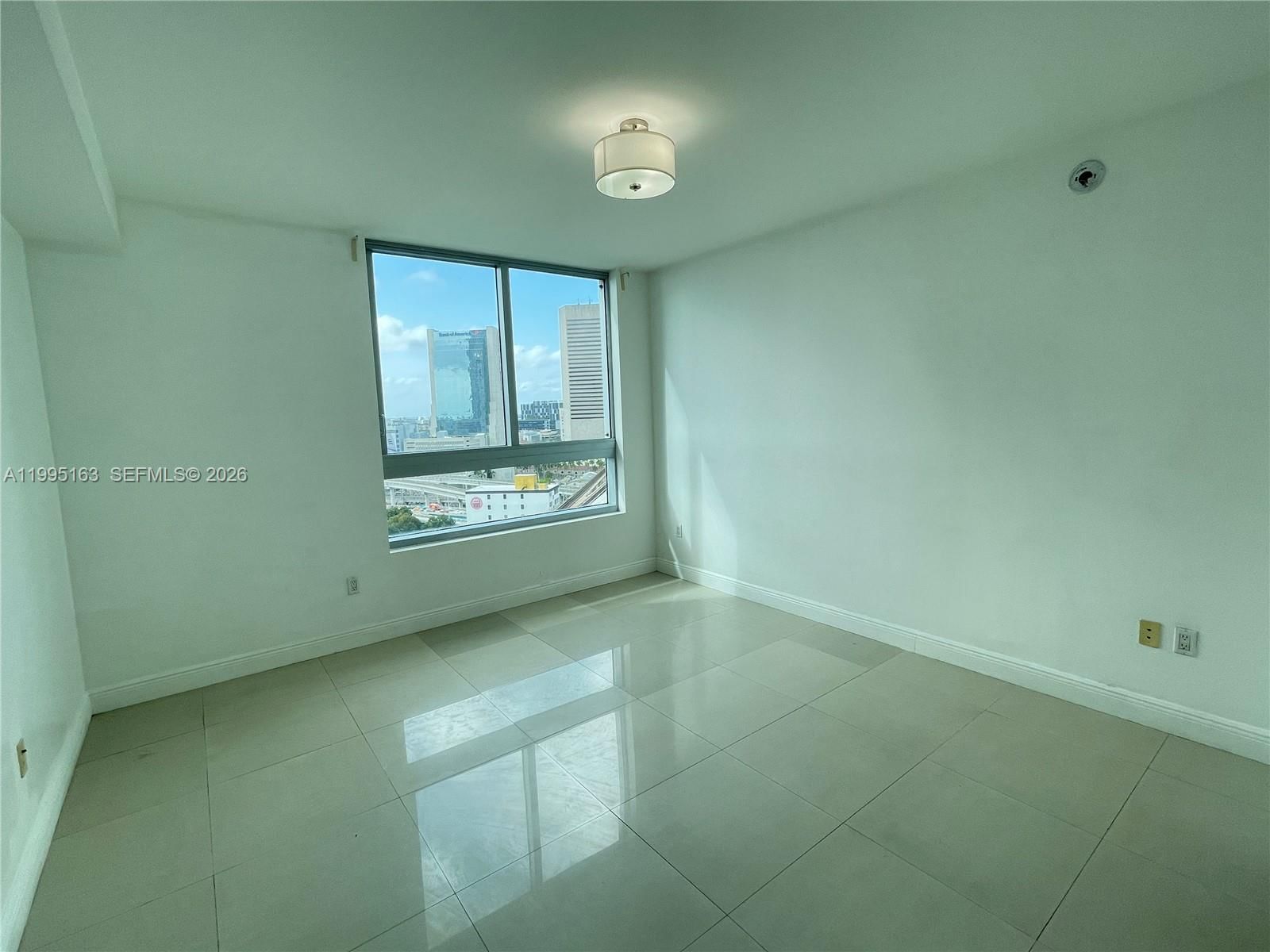 Real estate property located at 90 3RD STREET #1809, Miami-dade, The Ivy Condo, Miami, FL